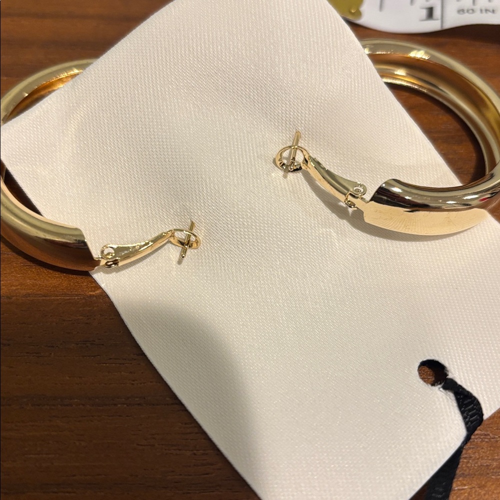 DailyLook Gold Hoop earrings - Picture 2 of 4